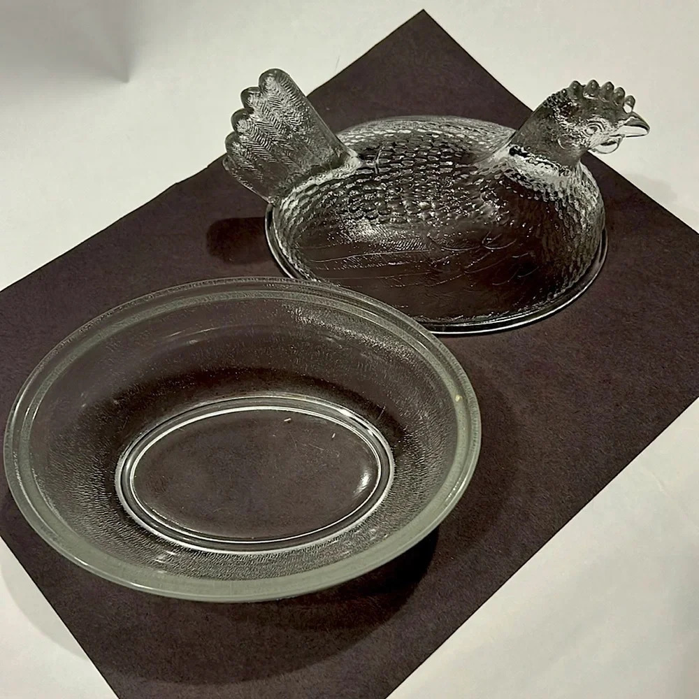 Indiana Glass Hen on Nest - Picture 3 of 3